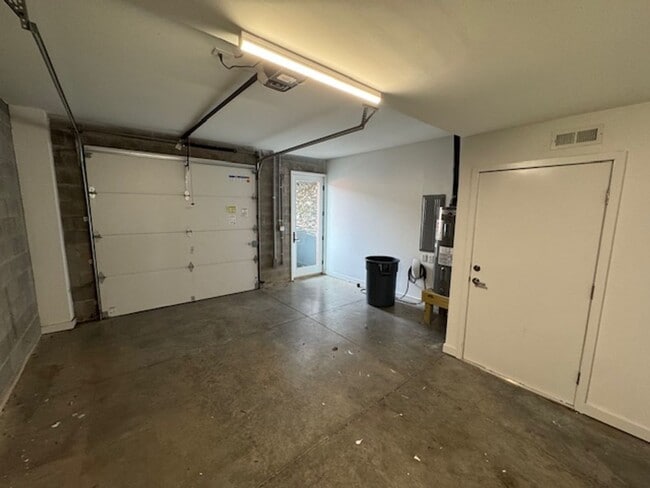 Building Photo - $500 off June! Call for details.