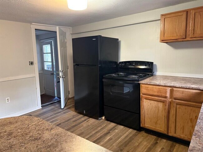 Building Photo - 41 Beech St