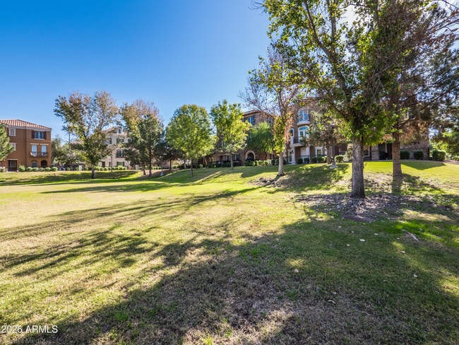 Building Photo - 1628 E Canyon Creek Dr