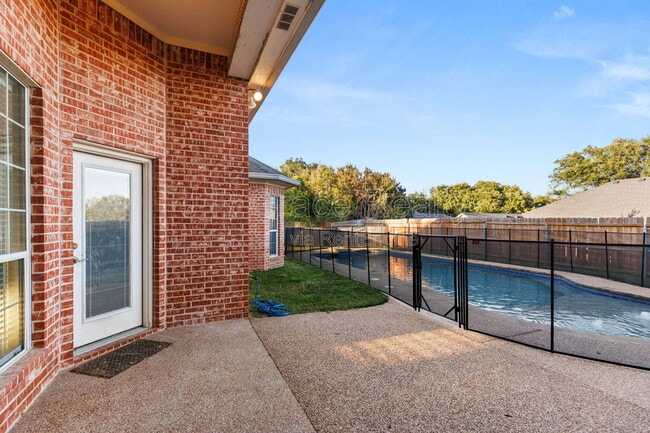 Building Photo - 1405 Gunnison Dr