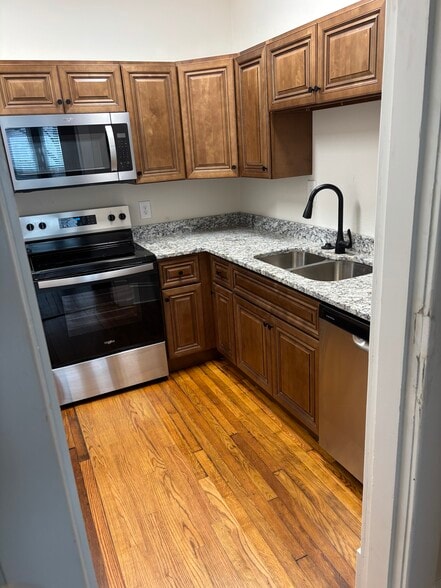 Building Photo - 145 3rd St