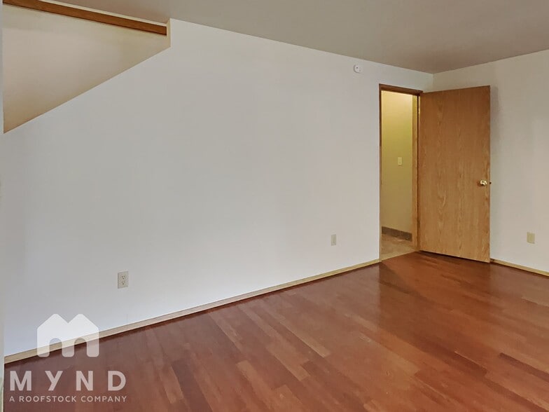 Building Photo - 7007 NE 142nd Ct