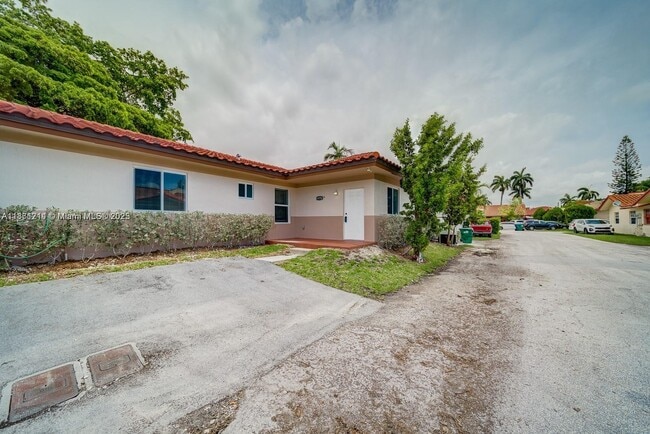 Building Photo - $3,000MONTHLY;14750 NE 7TH AVE #1475 MIAMI...