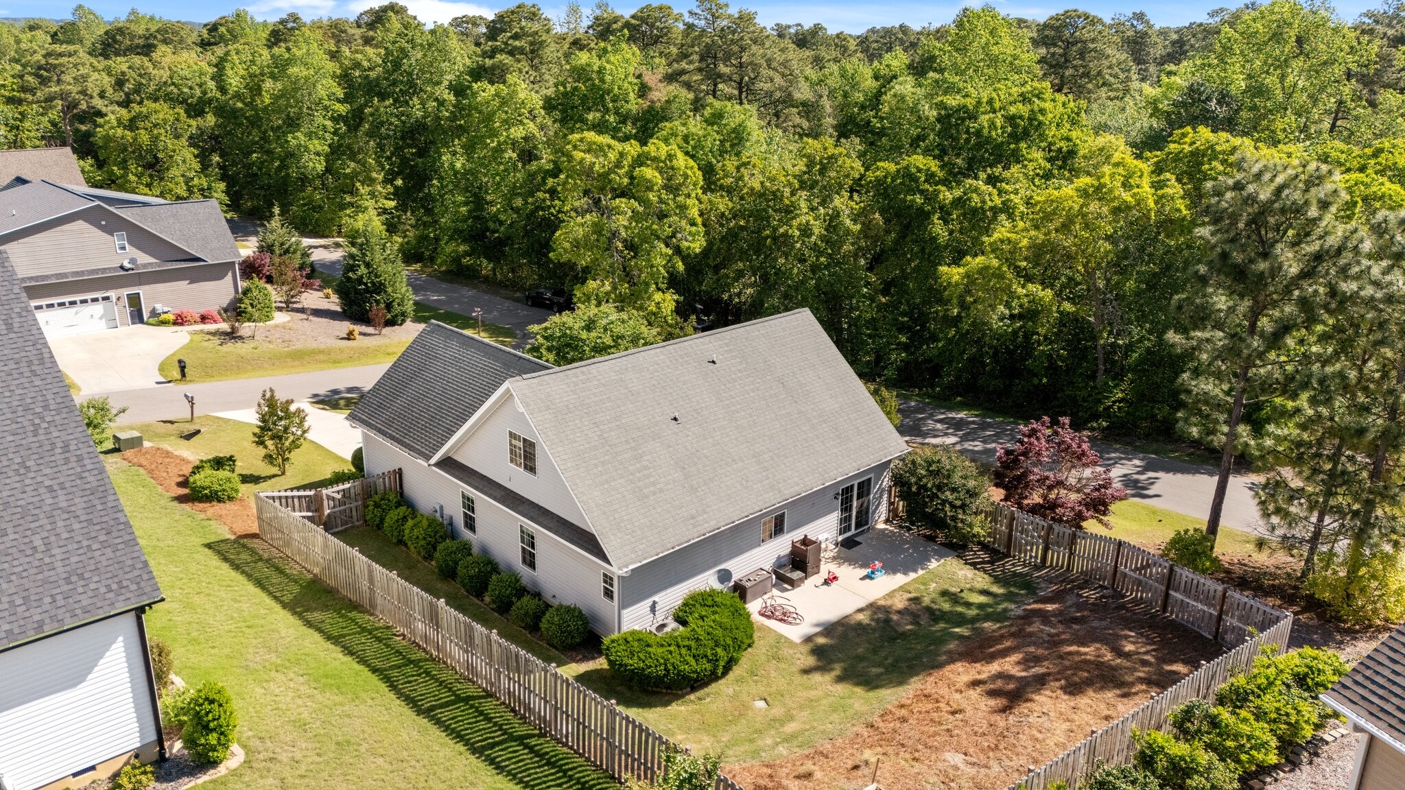 Building Photo - 5 Adams Cir