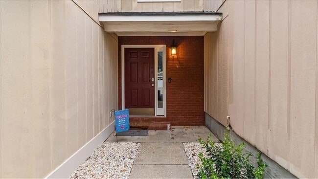 Building Photo - 109 Woodrun Dr