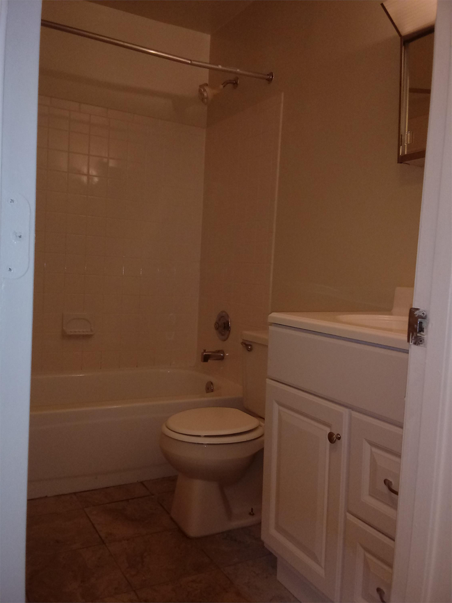 Building Photo - 831 Thomas Ct