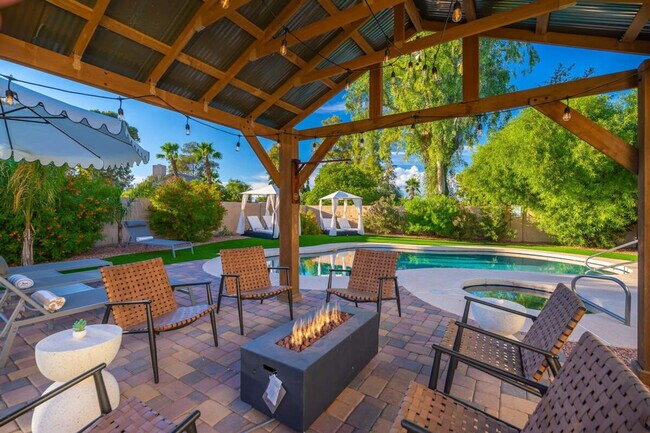 Building Photo - 12202 N 60th St