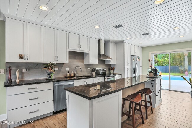 Building Photo - 33 Sailfish Dr