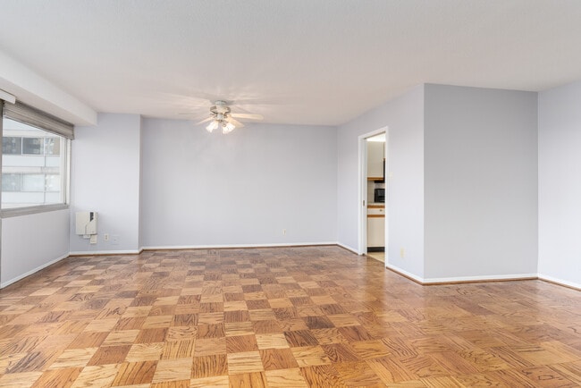 Living Room - 5500 Friendship Blvd