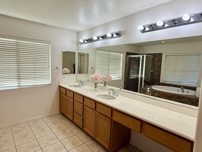 Building Photo - 11226 Evergreen Loop