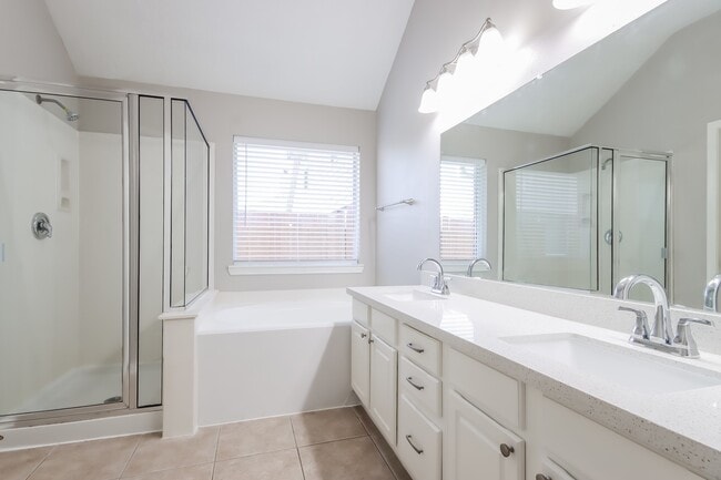 Building Photo - 6819 Rockwall Trail Dr