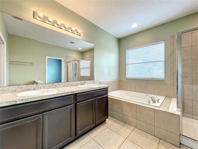 Building Photo - 2572 Limerick Cir