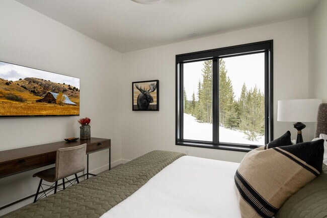 Building Photo - 5 Thistle Way