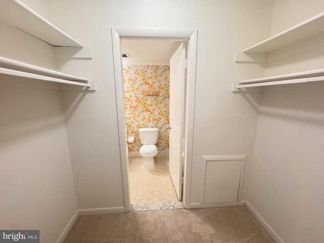 Building Photo - 8865 Roll Right Ct