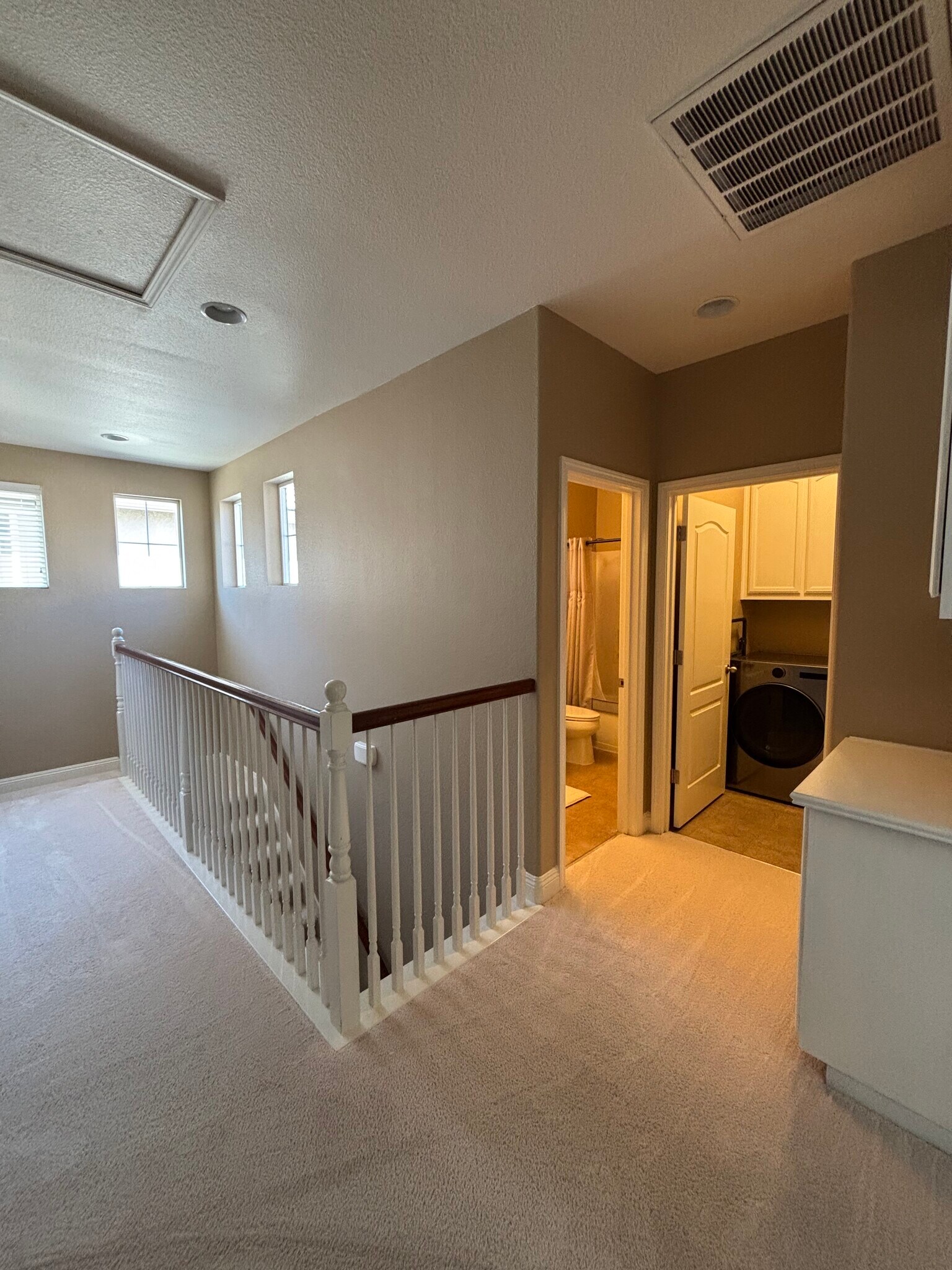 Building Photo - 343 Carriage Ln