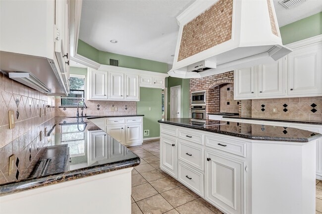 Building Photo - 12102 Moorcreek Dr