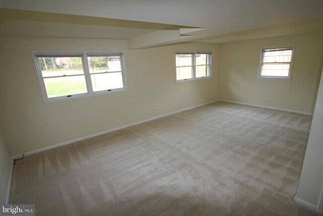 Building Photo - 1103 Roberta Ct