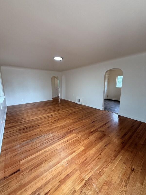 Building Photo - 1906 8th St