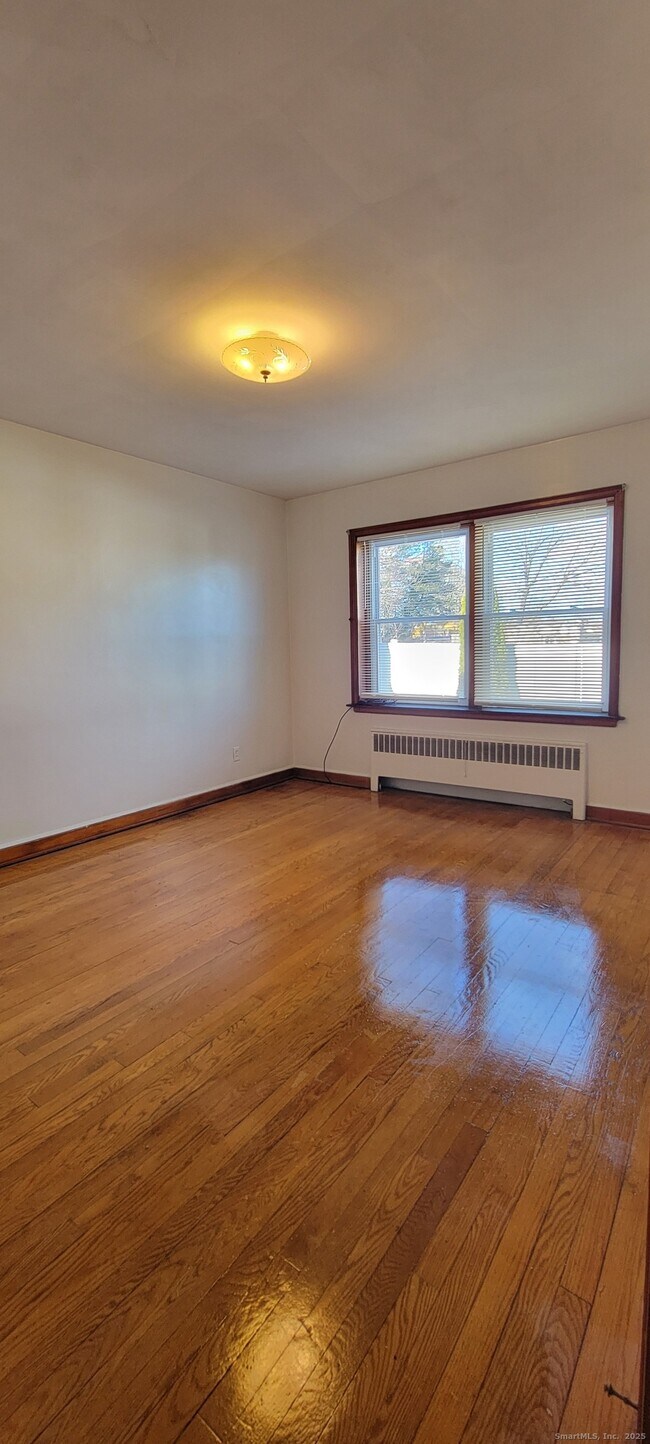 Building Photo - 690 Highland Ave