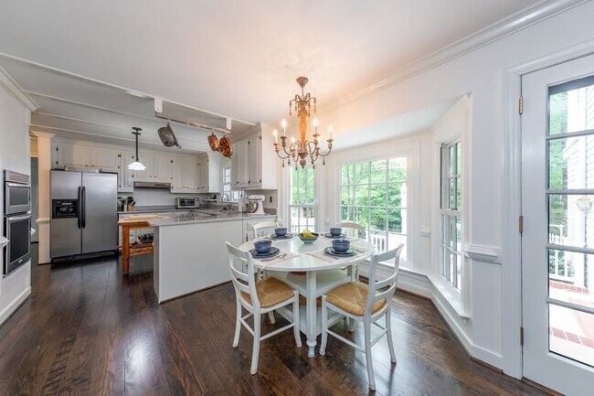 Building Photo - Luxury Kingsmill Property