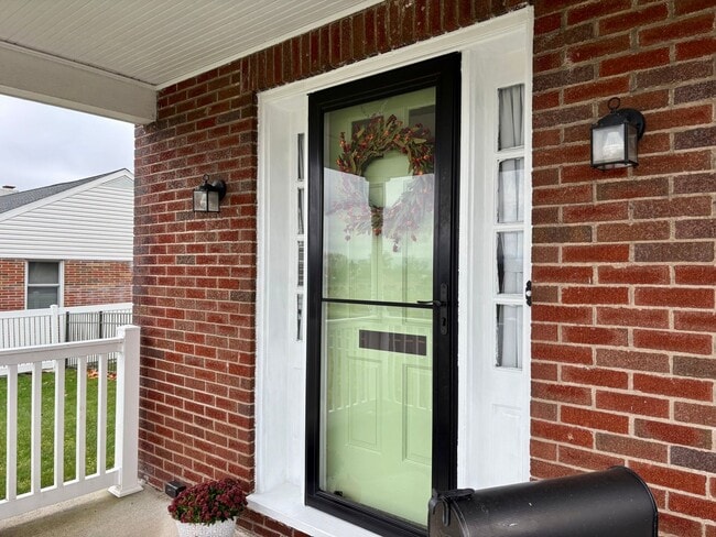 Building Photo - 3 Bedroom 1 Bathroom in Harrisburg!