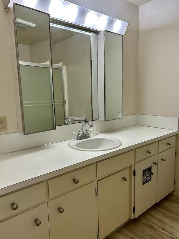 Building Photo - 103 La Villa Dr