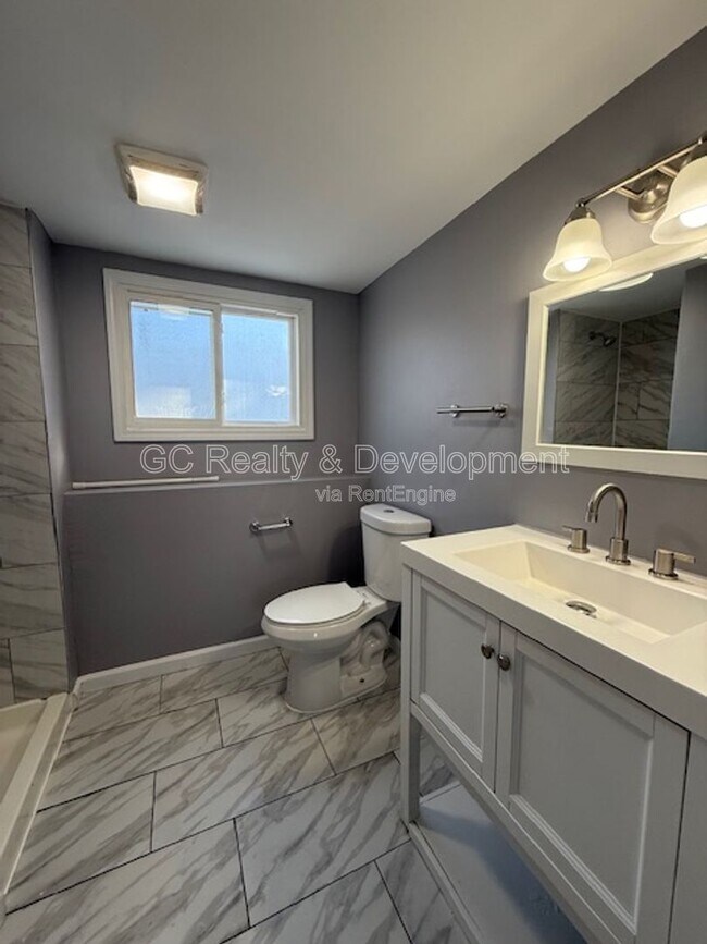 Building Photo - 24 W Ann St