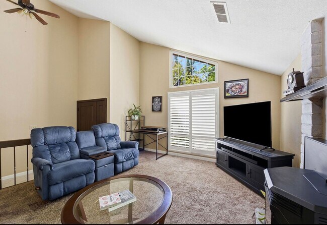 Building Photo - Wonderful 4bd/2.5ba Cameron Park Home with Pool and RV Access!