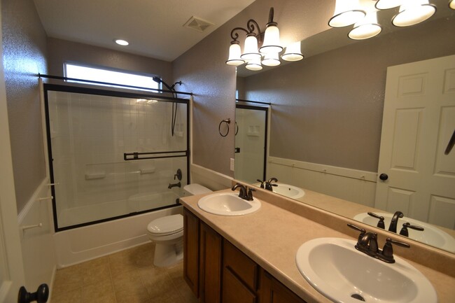 Building Photo - 4 bedrooms and large loft in Banning Lewis...