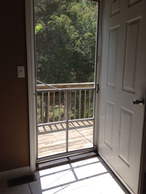 Building Photo - Single-Family Home in Branson