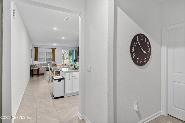 Building Photo - 33 Coastline Wy