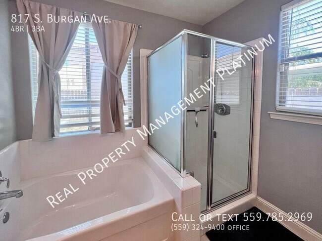 Building Photo - 817 S Burgan Ave