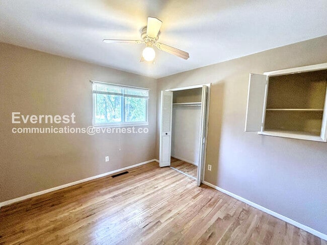 Building Photo - 1409 Laurette Dr