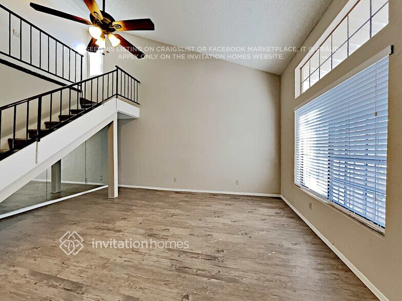 Building Photo - 122 Elegante Way