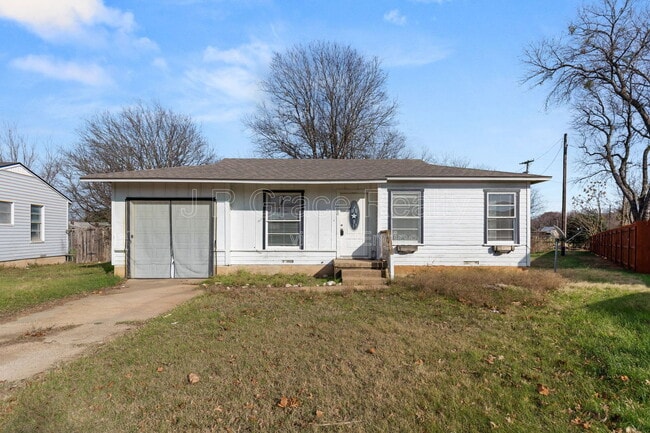 Building Photo - 103 N Tyler St