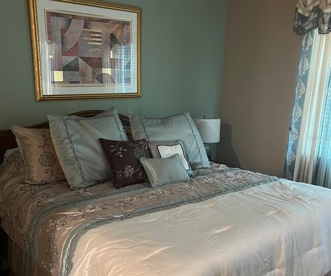 Building Photo - 8750 Olde Hickory Ave