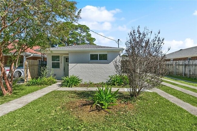 Primary Photo - 1239 Helios Ave