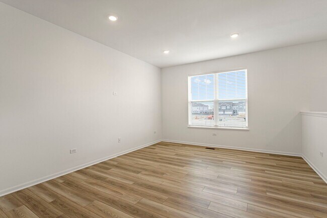 Building Photo - 25736 W Yorkshire Dr