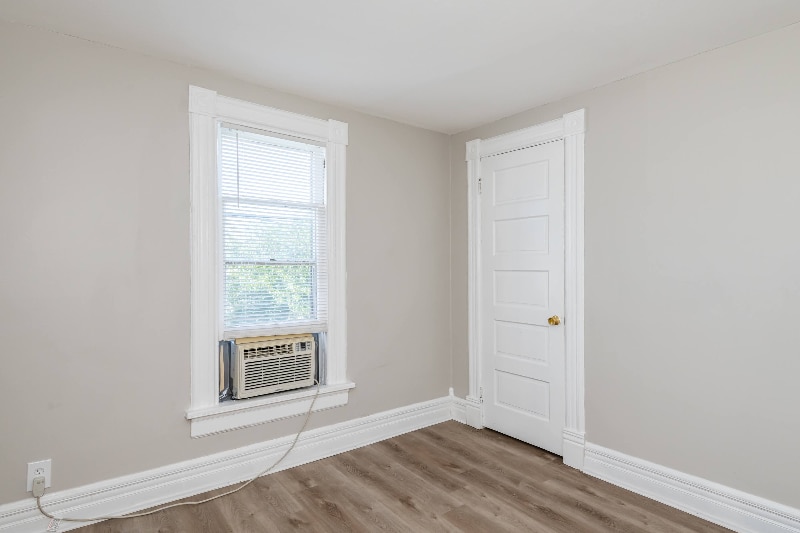 Building Photo - 115 E Foraker St