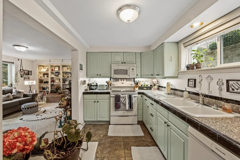 Building Photo - 1109 S Walnut St