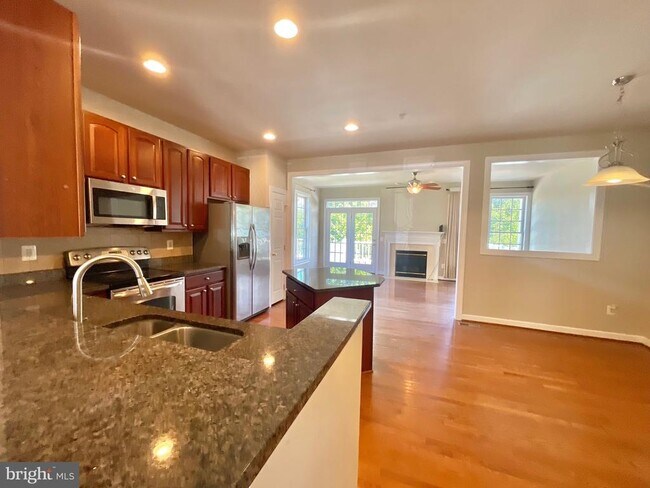 Building Photo - 3550 Tabard Ln
