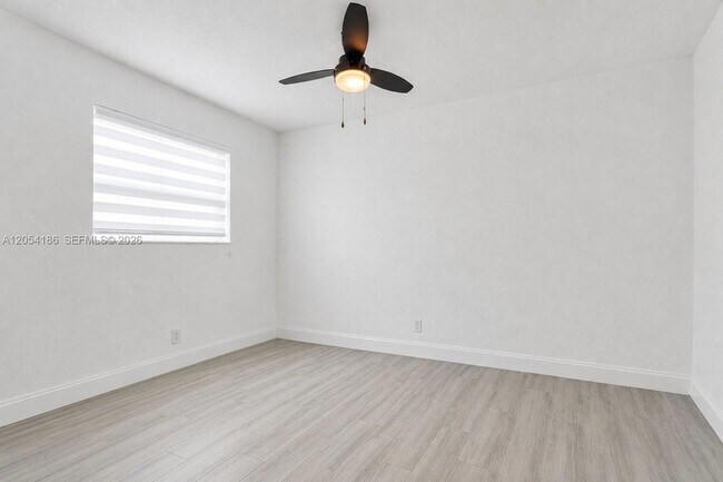 Building Photo - 3192 NW 40th Ct