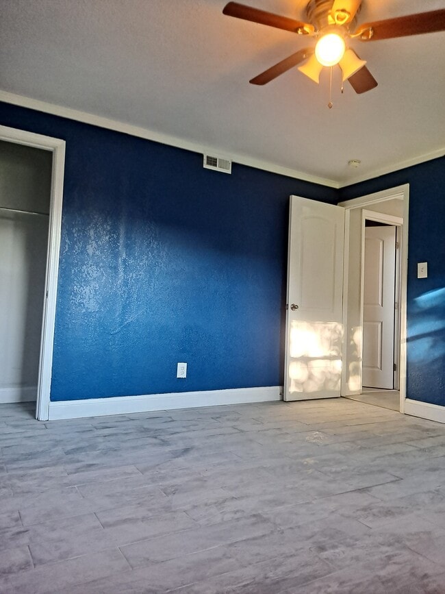 Building Photo - 6101 Cougar Dr