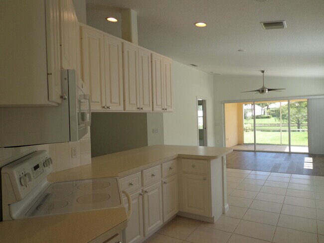 Building Photo - 8097 Montserrat Pl