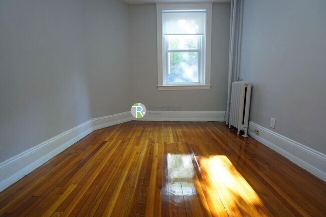 Building Photo - 146 Chiswick Rd