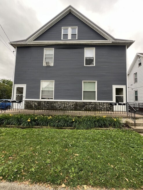 Building Photo - 917 W 3rd St
