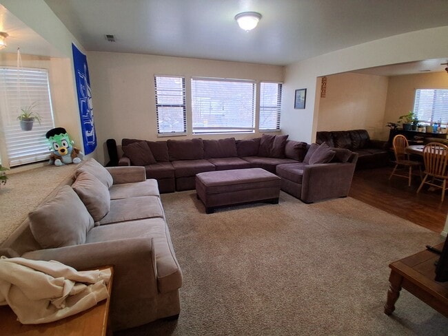 Building Photo - 769 N 200 E