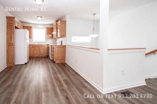 Building Photo - 5918 Brittany-
