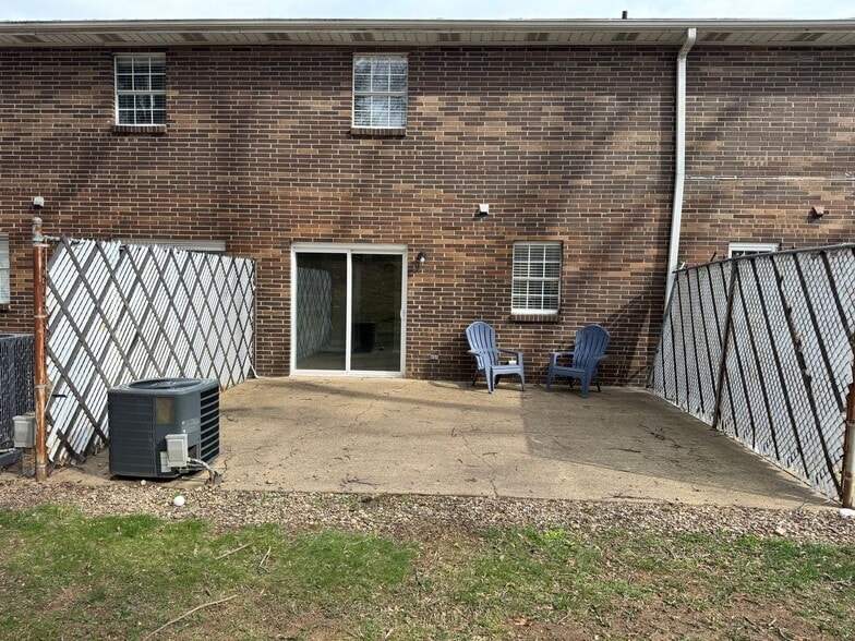 Building Photo - 33 Campbell Dr