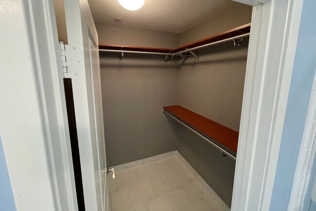 Building Photo - Stunning Portola Springs 3 Bed 3 Bath Condo